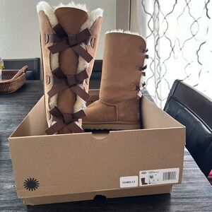 UGG Women's Bailey Bow Tall II Size 10